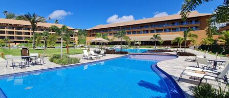 3 outdoor pools, sun loungers