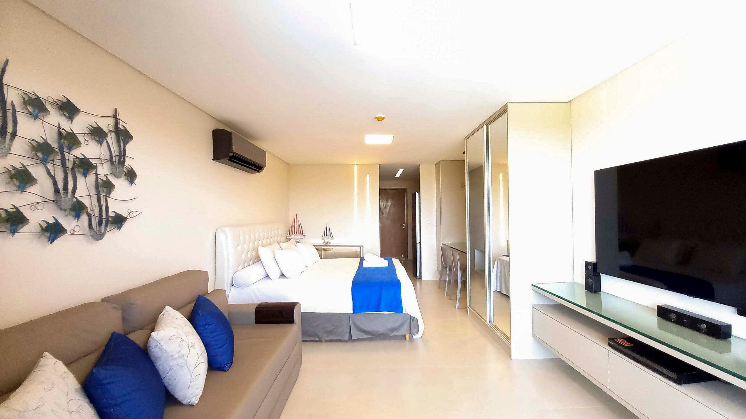 Studio | Individually decorated, individually furnished, free WiFi