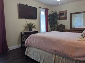 3 bedrooms, iron/ironing board, free WiFi, bed sheets - Huntsville's Commorancy (Huntsville)