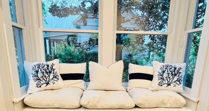 Mockingbird Inn- Azalea Suite