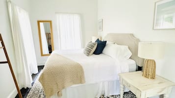 1 Schlafzimmer, Schreibtisch, BĂŒgeleisen/BĂŒgelbrett, BettwĂ€sche