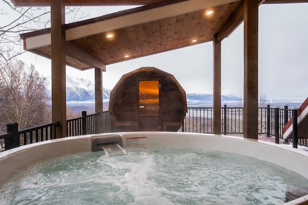 Banyera d'hidromassatge a l'aire lliure