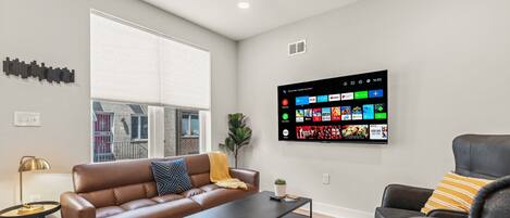 Smart TV, videojuegos, libros, oficina