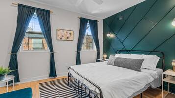 2 bedrooms, in-room safe, desk, iron/ironing board