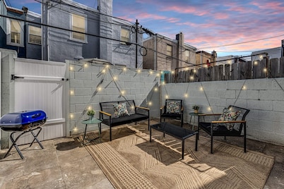 South Philly Game House | Close to Stadiums
