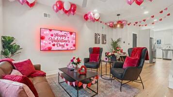 Smart-tv, videospil, bøger, kontorer