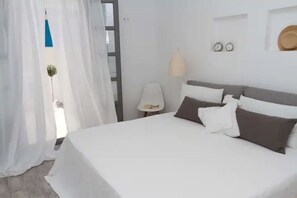 2 dormitorios, caja fuerte, escritorio y sistema de insonorización