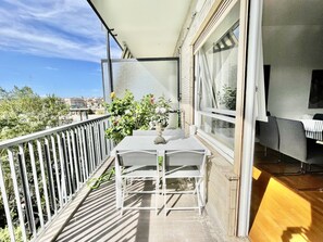 Outdoor dining - Sunset Cozy Apartment (Roma)