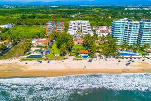 بالقرب من الشاطئ