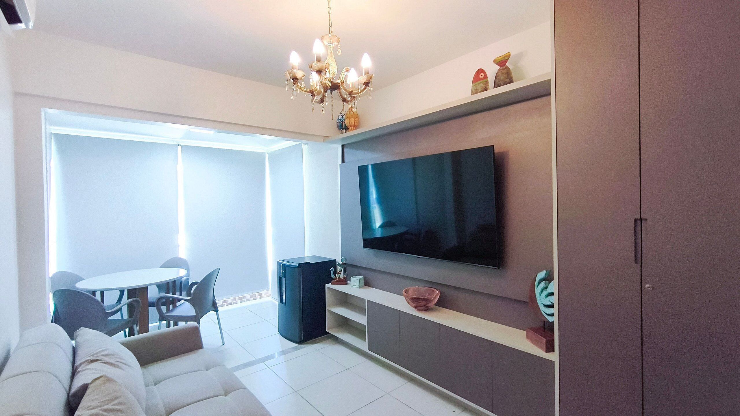 Apartamento | Área de estar | TV 40 polegadas com canais via satélite