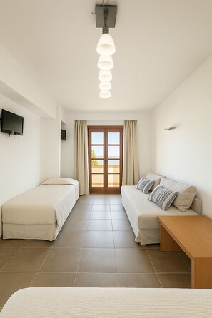 2 Schlafzimmer, Zimmersafe, Bügeleisen/Bügelbrett, WLAN