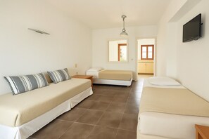 2 bedrooms, in-room safe, iron/ironing board, WiFi