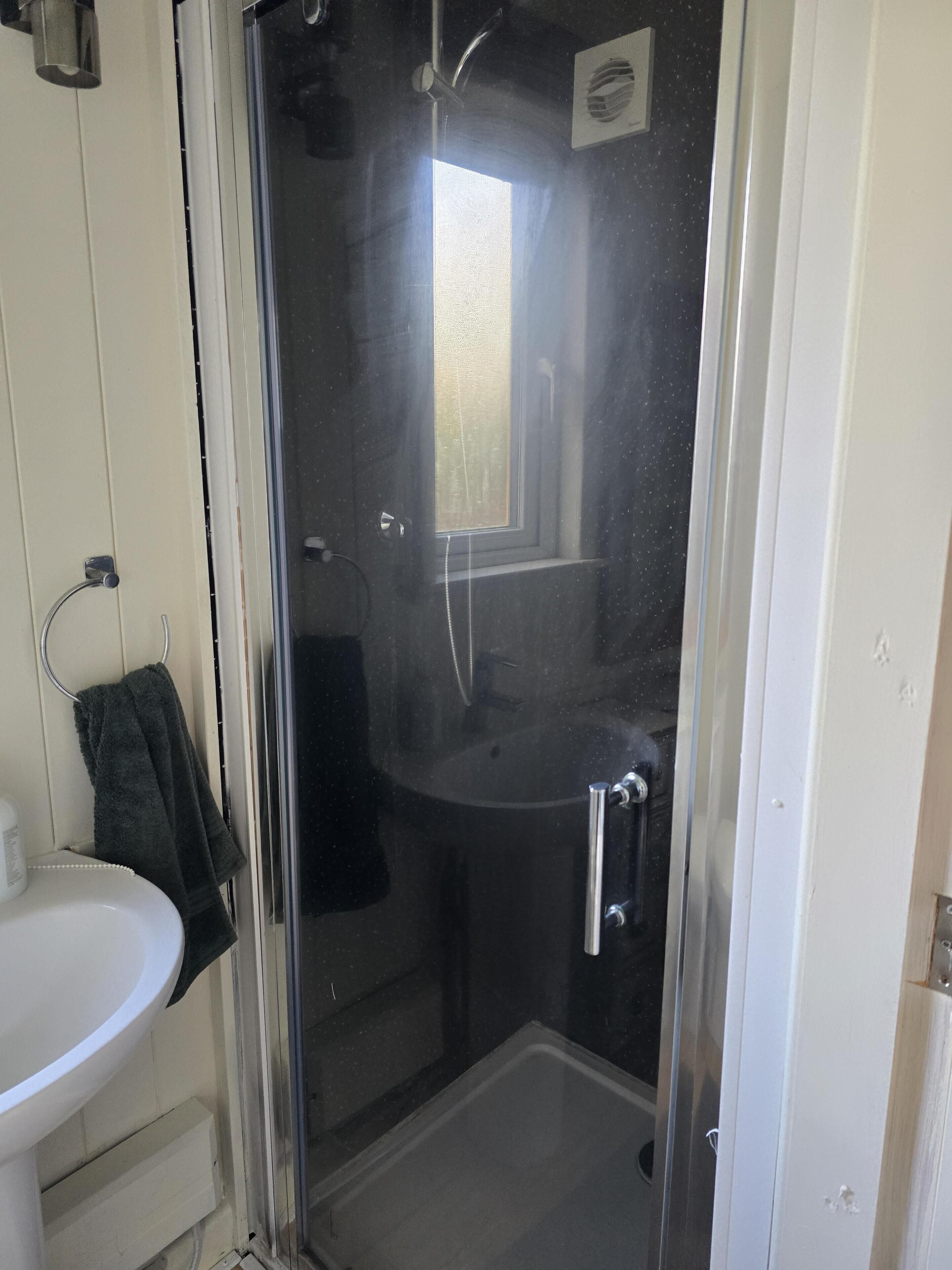 Cabin | Bathroom | Shower