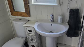 Cabin | Bathroom | Shower