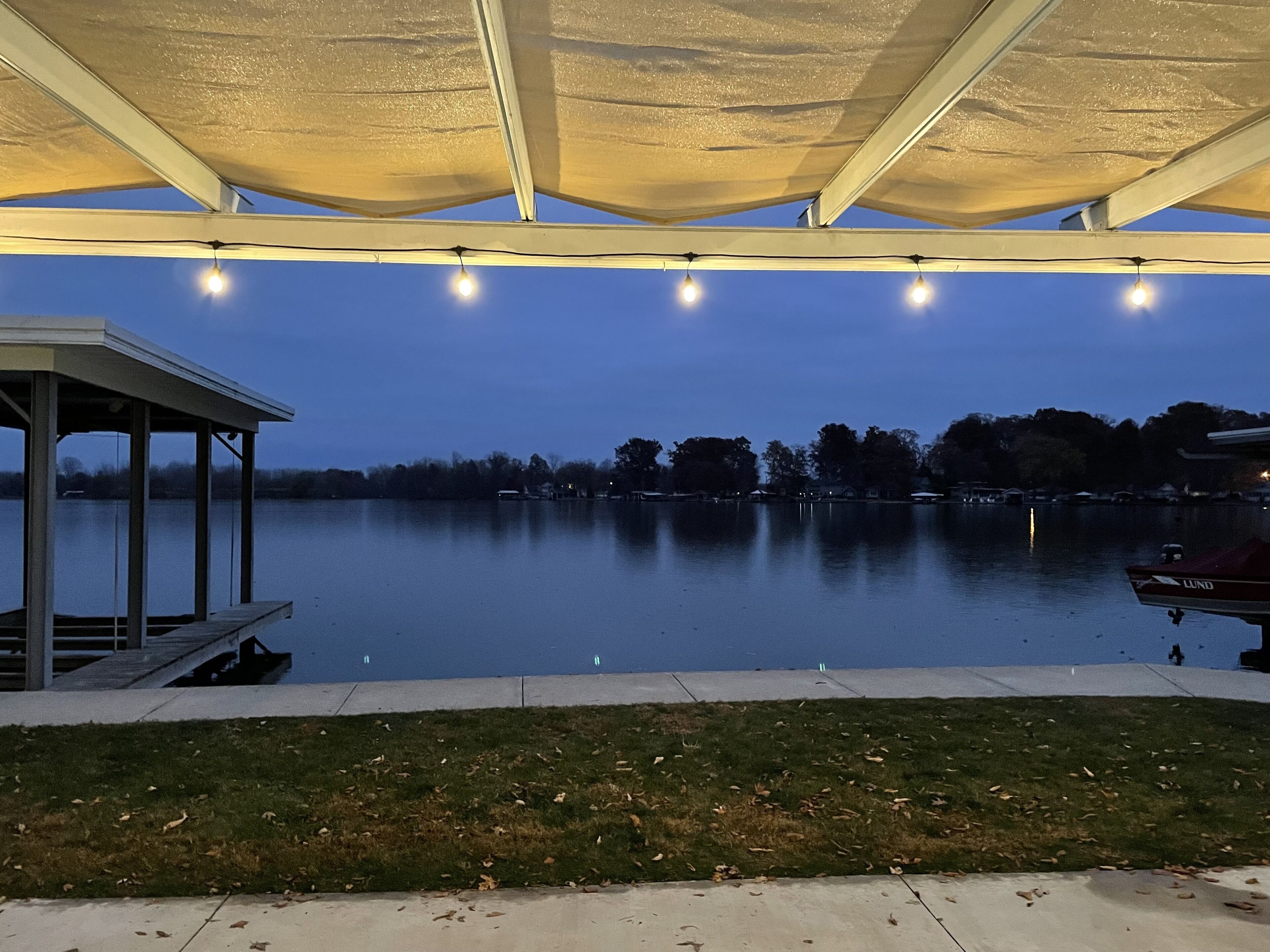 المنطقة المحيطة بالمنشأة