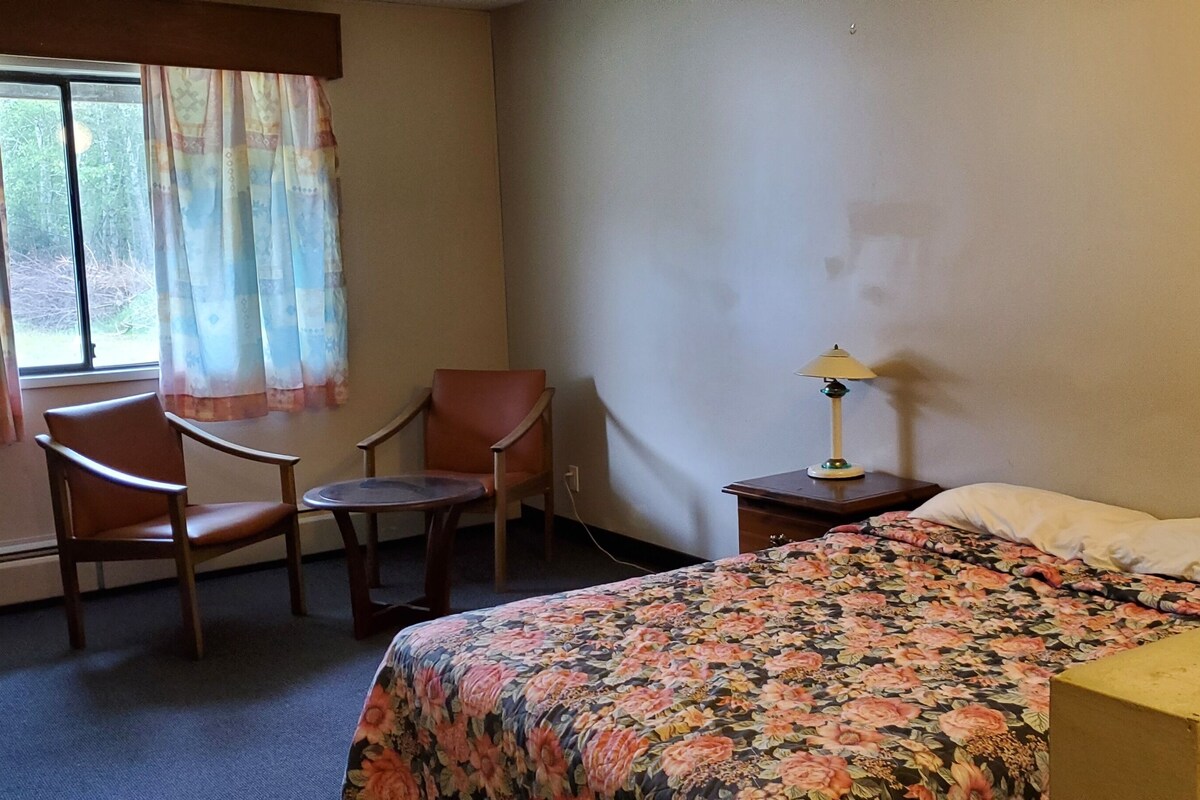 Basic Single Room | Free WiFi
