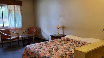 Basic Single Room | Free WiFi