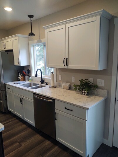 Beautiful Cottage get away on Elk Lake