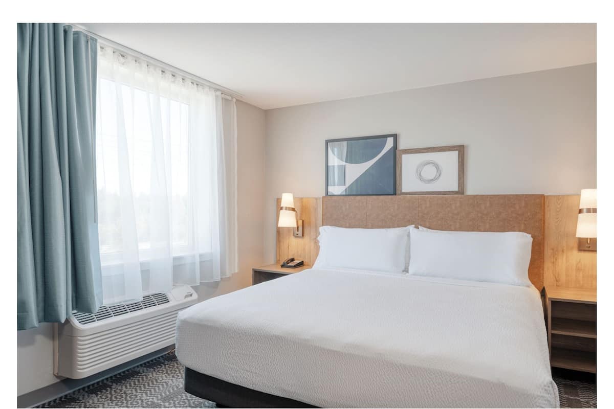 Suite, 1 cama King size, cocina (Dining and Kitchen Areas) | Ropa de cama de alta calidad, edredón y camas con pillow-top