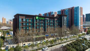 المنشأة من الخارج