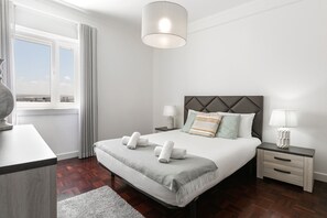 3 chambres, lit parapluie, Wi-Fi, draps fournis