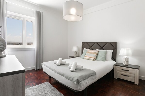 3 chambres, lit parapluie, Wi-Fi, draps fournis