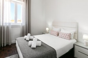 3 quartos, berço de viagem, Wi-Fi, roupa de cama