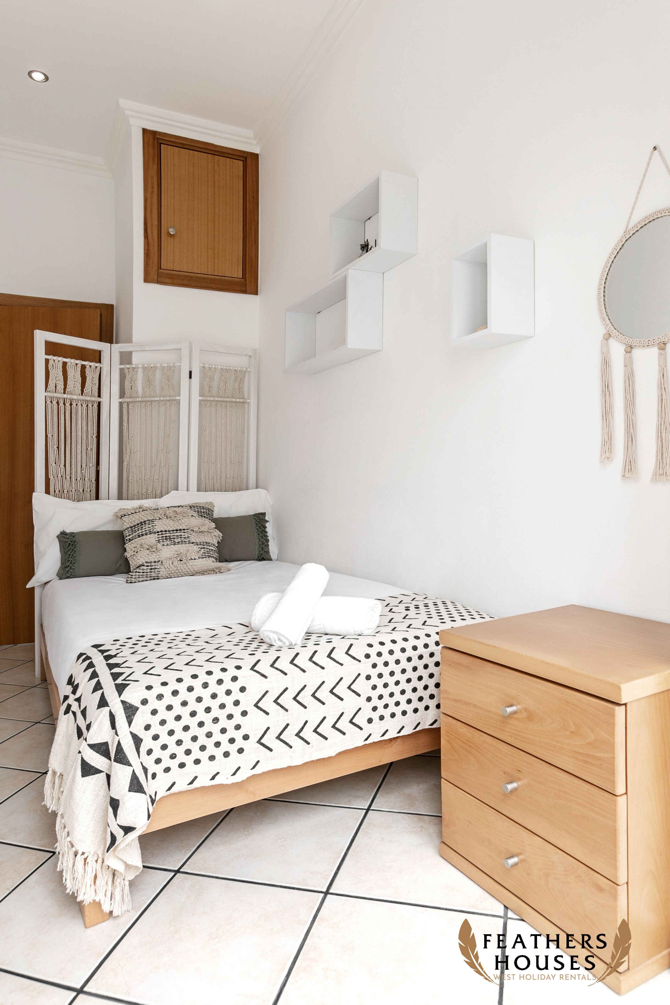 2 makuuhuonetta, vauvan matkasänky, internet, vuodevaatteet