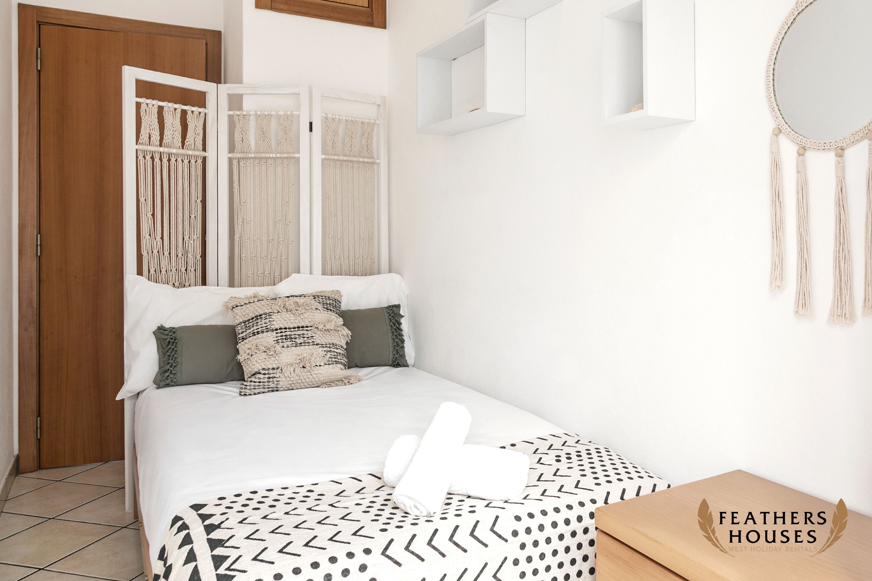 2 makuuhuonetta, vauvan matkasänky, internet, vuodevaatteet