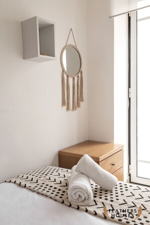 2 habitaciones, cuna de viaje, internet y ropa de cama 