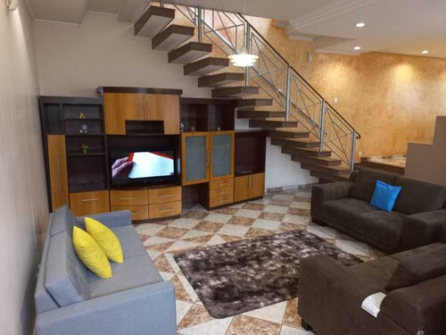 Family House /With Bath For those seeking comfort 500 MTS Basilica