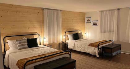 Charming Apt in 18th c Berkshire Farmhouse