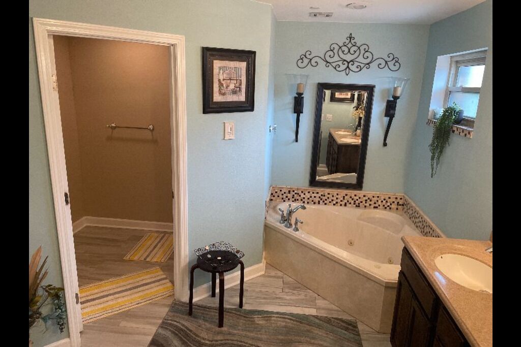 Jazzmen's Place (Group Discount w/ Pool) 3BDRHome