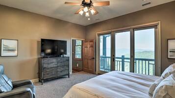 2 bedrooms, desk, laptop workspace, iron/ironing board