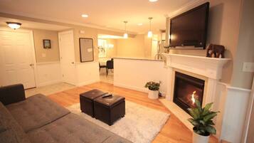 Smart TV, fireplace, computer monitors