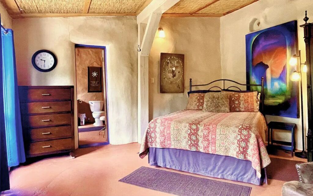 7 bedrooms, desk, iron/ironing board, WiFi (surcharge)