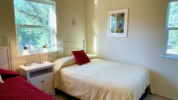 3 bedrooms, free WiFi, bed sheets