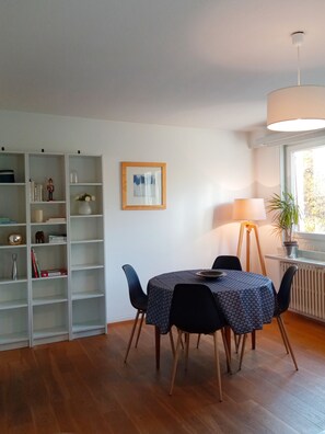 Dining - Rare Champ de Mars apartment with park view (Colmar)