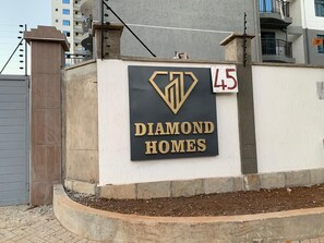 تفاصيل الفندق من الخارج