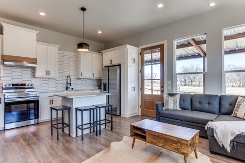 "The Little Ass Apartment!" Country Retreat Getaway!