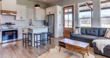 "The Little Ass Apartment!" Country Retreat Getaway!