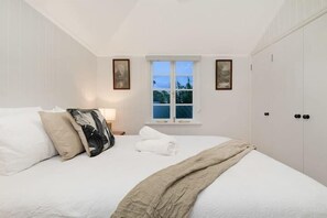 Deluxe House, 4 Bedrooms, Pool View | 4 bedrooms, individually decorated, individually furnished - The Indooroopilly Queenslander 4BDR Home (Indooroopilly)