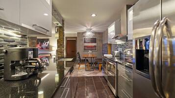 Fridge, microwave