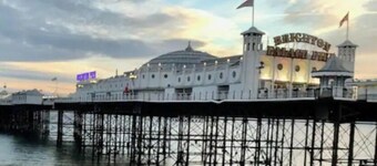 Stunning 3 bedroom & 2 bathroom cottage with patio