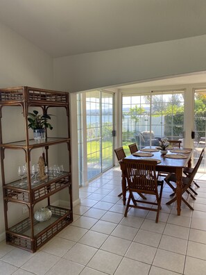 Dining - Waialua Beachfront Home, 5 bed/4 bath-Northshore (Waialua)