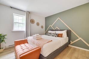 4 slaapkamers, een strijkplank/strijkijzer, gratis wifi, beddengoed