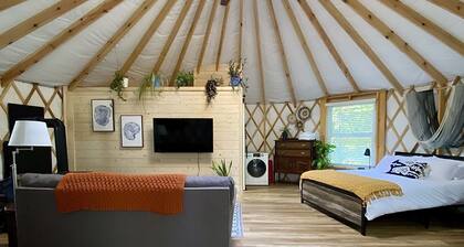 Unique Yurt on 23 Acres in the Mountains!