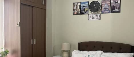 Estudio Deluxe | Cocina privada | Frigorífico, microondas, horno y lavavajillas