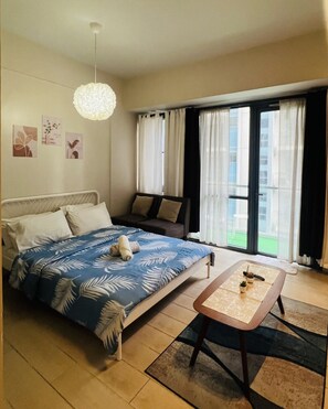 Deluxe Studio | Individually furnished, desk, free WiFi - HENRY & ADICHE  EMPERADOR BUILDING (Pasay)