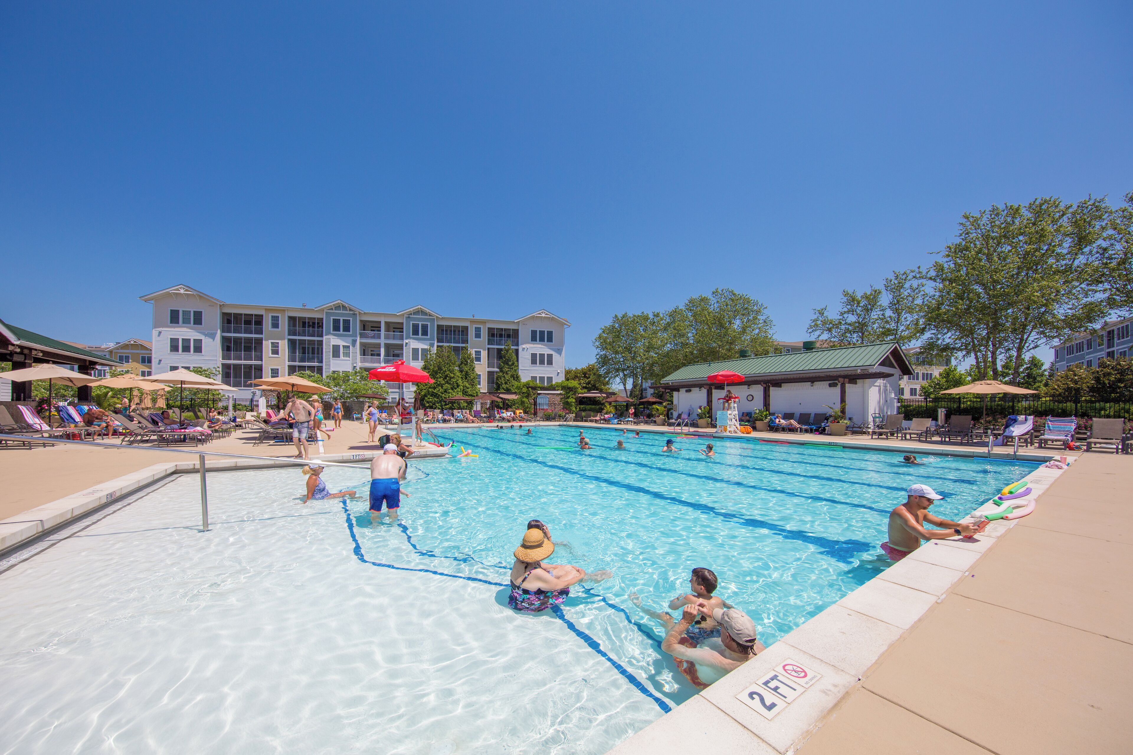 Piscina coperta, piscina all'aperto